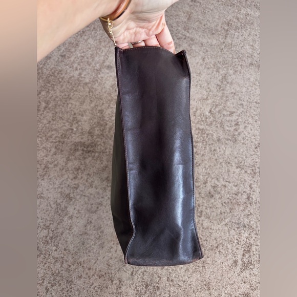 Authentic CHANEL brown CC large lambskin executive tote gold hardware - Picture 6 of 16